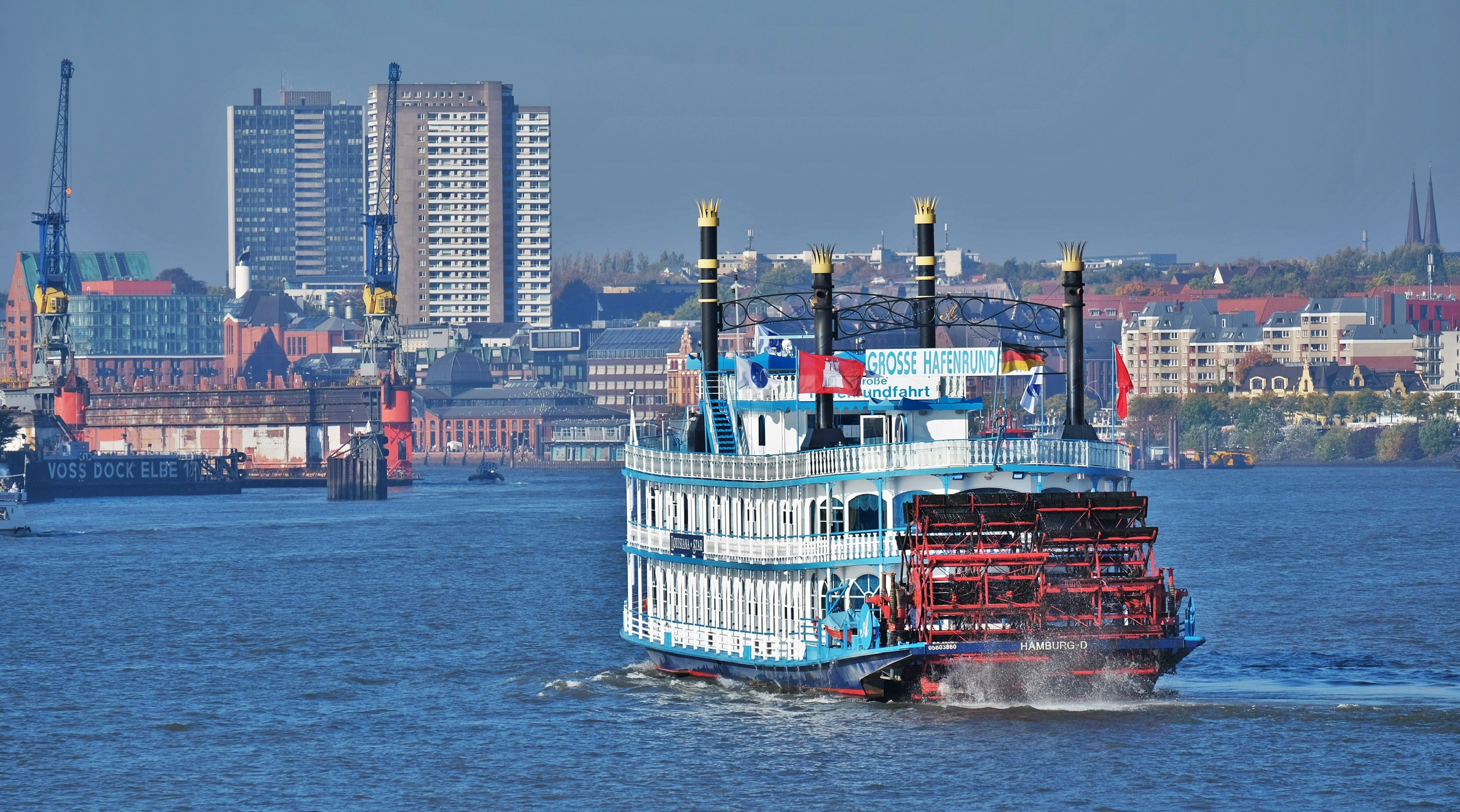 Fahrgastschiff Louisiana Star auf der Elbe